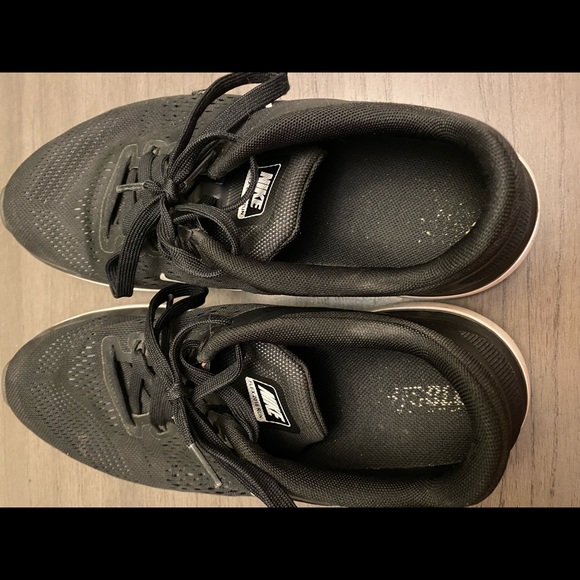 Mens Nike running shoes - Picture 4 of 5